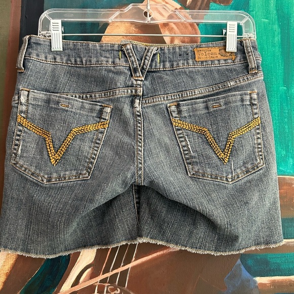 Volcom Blue Jean Shorts with Distressed Hem size 1 - Picture 16 of 16